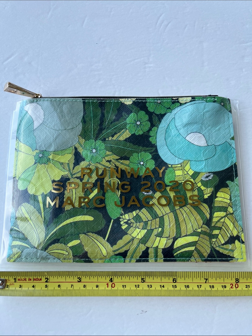 Marc Jacobs Runway Spring 2020 Clutch Zip Pouch - Picture 9 of 16